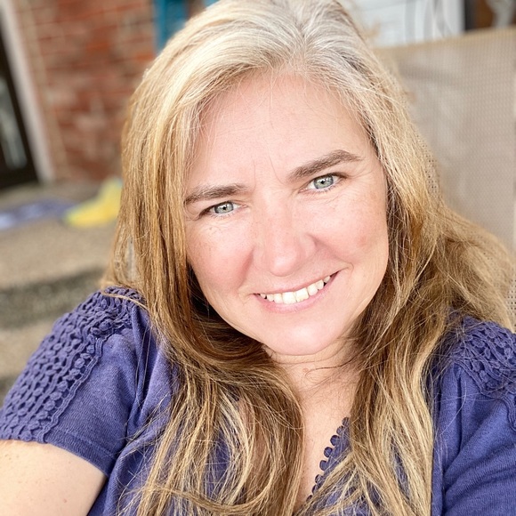 Meet your Posher, Melissa - Picture 3 of 11